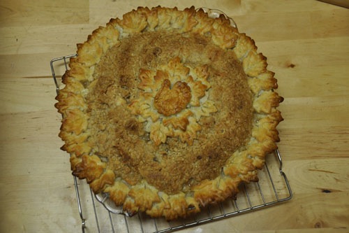 Apple crumb pie